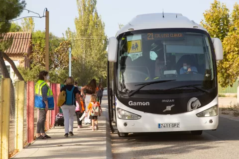 Servei de transport d'infantil i primaria de l'escola Jesuites Lleida 