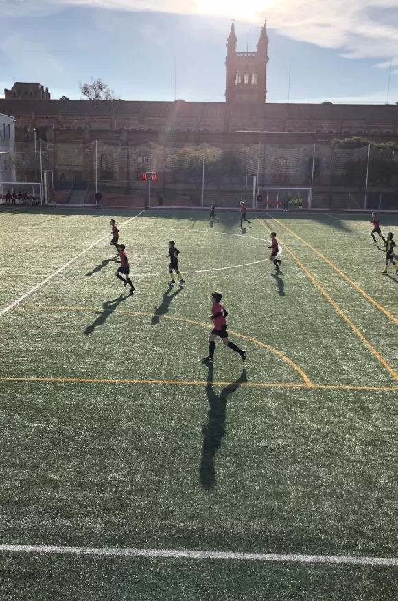 Extraescolars de futbol a les escoles de la xarxa Jesuites Educacio