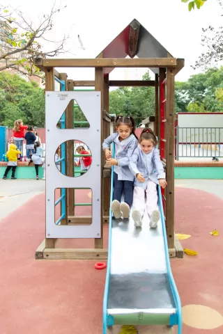 Pati d'infantil de l'escola Jesuites Bellvitge