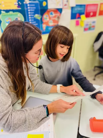 Alumna de primaria i docent de l'escola Jesuites Gracia