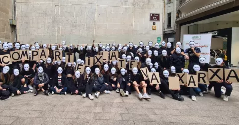 cte reivindicatiu d'Arrels Sant ignasi, part de la Campanya de les Persones en Situació Sense Llar, en què va participar l'alumnat de 4t ESO-TQE