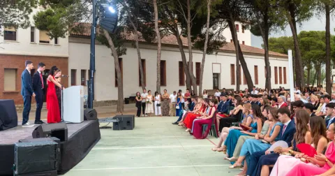 Alumnes de 2n Batxillerat durant la celebració de les Orles de la generació del 2007