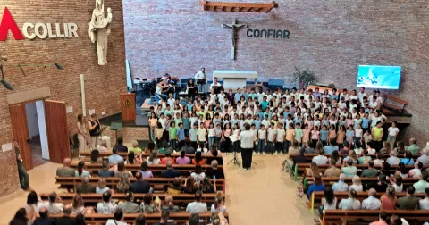 Cantata Desplaçades de l'alumnat de 3r i 4t de primària de Jesuïtes Lleida Col·legi Claver