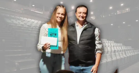 Martina Sabaté, alumna del Jesuïtes Lleida Col·legi Claver, i Francesc Closa, professor de l'escola i tutor del seu treball de recerca.