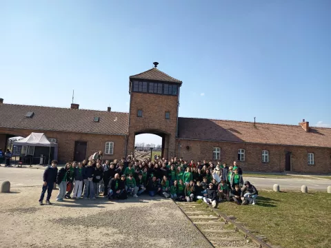 Alumnes de 1r BAT de Jesuïtes Educació participant a l'Experiència Pastoral de Sentit d'Auschwitz