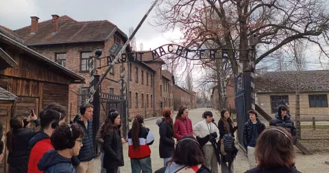 Alumnes de 1r BAT de Jesuïtes Educació participant a l'Experiència Pastoral de Sentit d'Auschwitz