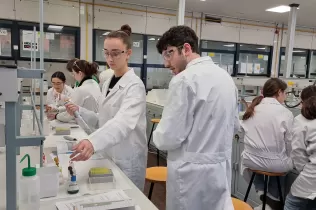 Segon de Batxillerat de Jesuïtes Bellvitge a la Facultat de Química de la UB