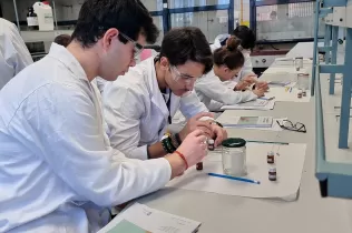 Segon de Batxillerat de Jesuïtes Bellvitge a la Facultat de Química de la UB