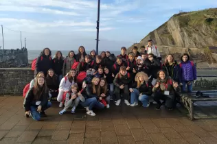 Grup d'alumnes de 2n ESO del Claver visitant la zona d'Ilfracombe