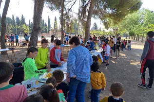 El Mercat del Bescanvi, mercat solidari organitzat per l'alumnat de 5è i 6è de Primària-NEI per la celebració de Sant Jordi