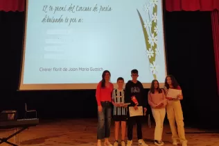 Entrega de premis de poesia il·lustrada a 3r ESO-TQE en la celebració de Sant Jordi al Col·$legi Claver