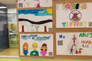 Mur de denúncies socials, producte final de projecte a 6è de primària de Jesuïtes Bellvitge