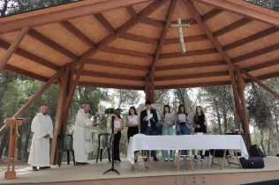 Celebració de la Renovació de la Fe a l'Aula Natura Pare Salat amb el grup d'alumnes de 3r ESO-TQE