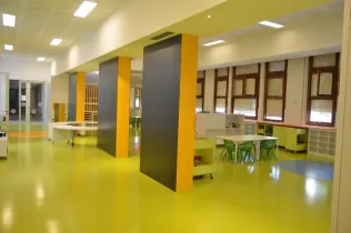 Aula de  l'etapa infantil MOPI P5 de Jesuïtes Lleida Col·legi Claver