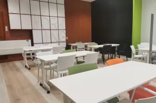 Sala Coworking, espai polivalent de Jesuïtes Lleida Col·legi Claver