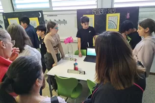 Presentació del projecte científic a les famílies de 1r d'ESO - NEI de Jesuïtes Bellvitge