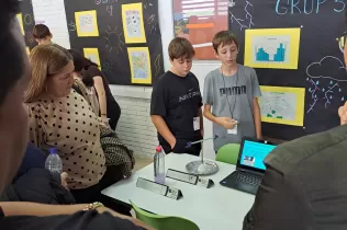 Presentació del producte final d'un projecte científic a 1r d'ESO de Jesuïtes Bellvitge