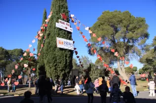 Arbre de recepció del Claver guarnit amb els cors fets per l'EPM