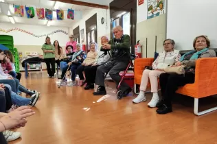 Alumnes de Jesuïtes Lleida compartint activitats amb persones dela gran Edat del Centre Geriàtric Lleida - I Feel