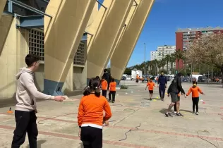 Alumnat del CFGS EAS dinamitza activitats en el Dia de l’Educació Física al Carrer 