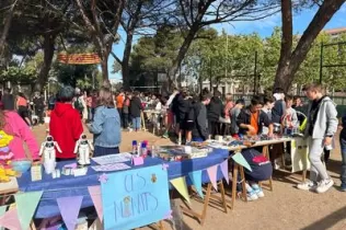 Mercat del Bescanvi per Sant Jordi, organitzat pels alumnes de 5è i 6è de primària