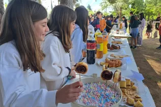 Mercat del Bescanvi per Sant Jordi, organitzat pels alumnes de 5è i 6è de primària