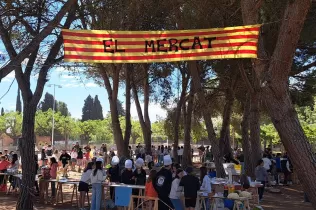 Mercat del Bescanvi per Sant Jordi, organitzat pels alumnes de 5è i 6è de primària