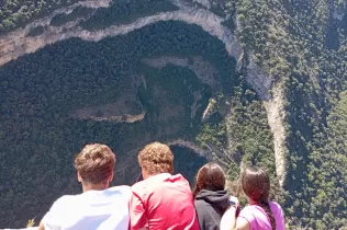 Sortida del grup CIM (Claver i Muntanya) a la Roca Regina, al congost de Terradets.