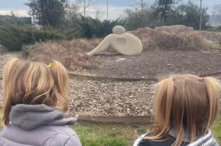 Visita de l'alumnat d'I5 al Parc Europa d'Almacelles en el marc del projecte "Escultura"