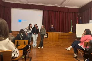 Alumnes de 4t ESO-TQE de l'assignatura de teatre a la Trobada d'Arts Escèniques i Música d'EDUCSI.