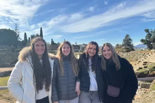 Alumnes de 4t ESO-TQE de l'assignatura de teatre a la Trobada d'Arts Escèniques i Música d'EDUCSI.