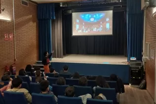 Alumnat de 1r d'ESO de Jesuïtes Bellvitge a la matèria optativa de Teatre amb Mar Ulldemolins