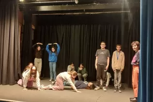 Alumnat de 1r d'ESO de Jesuïtes Bellvitge a la matèria optativa de Teatre amb Mar Ulldemolins