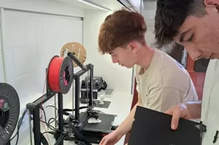 Inauguració de l'aula de robòtica steam de Jesuïtes Lleida Col·legi Claver