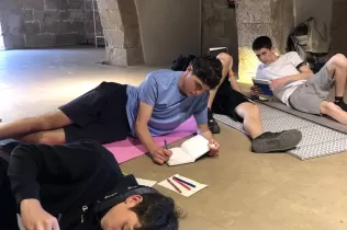 Alumnes de 4t ESO-TQE de Jesuïtes Lleida Col·legi Claver participant en un recés a Verdú en el marc del programa OVE, juntament amb pastoral