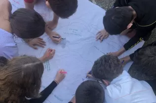 Alumnes de 4t ESO-TQE de Jesuïtes Lleida Col·legi Claver participant en un recés a Verdú en el marc del programa OVE, juntament amb pastoral