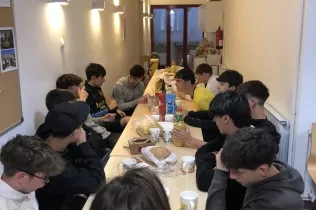 Alumnes de 4t ESO-TQE de Jesuïtes Lleida Col·legi Claver participant en un recés a Verdú en el marc del programa OVE, juntament amb pastoral