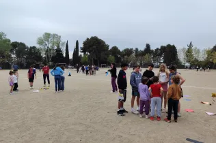 Alumnes de 1r ESO-NEI i de 1r de primària de Jesuïtes Lleida compartint activitats en el parc temàtic CREACIU organitzat en el marc del projecte KUMI de religió
