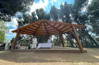 Pare Ignasi Salat en una celebració a l'Aula Natura del Claver