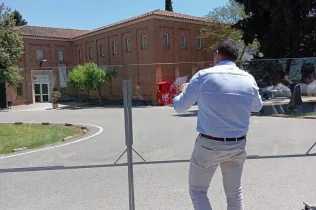 Alumnes de la matèria de dibuix tècnic de 1r BAT de Jesuïtes Lleida Col·legi Claver realitzant activitats del programa "Arquitectura a les aules" del Col·legi d'Arquitectes de Catalunya