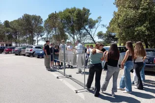 Alumnes de la matèria de dibuix tècnic de 1r BAT de Jesuïtes Lleida Col·legi Claver realitzant activitats del programa "Arquitectura a les aules" del Col·legi d'Arquitectes de Catalunya