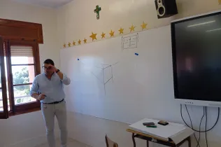 Alumnes de la matèria de dibuix tècnic de 1r BAT de Jesuïtes Lleida Col·legi Claver realitzant activitats del programa "Arquitectura a les aules" del Col·legi d'Arquitectes de Catalunya