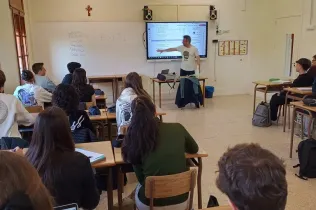 Alumnes de 2n BAT de Jesuïtes Lleida Col·legi Claver en una xerrada dels Seminaris de Geografia organitzat des de l'etapa