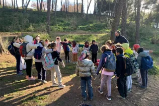 Alumnes de la PIN 3 de Jesuïtes Lleida en una sessió de bosc en el marc del projecte Claver Natura