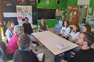 Mestres de l'escola Les Codinetes de Tarragona i d'una educadora del Centre de Recursos Pedagògics del Tarragonès, en la seva visita a Jesuïtes Lleida per conèixer el projecte d'escola bosc de Claver Natura. 