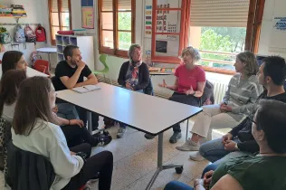 Mestres de l'escola Les Codinetes de Tarragona i d'una educadora del Centre de Recursos Pedagògics del Tarragonès, en la seva visita a Jesuïtes Lleida per conèixer el projecte d'escola bosc de Claver Natura. 