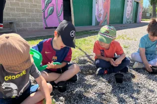 Alumnes de MOPI 4 durant la seva sortida a la granja escola La Manreana de Juneda