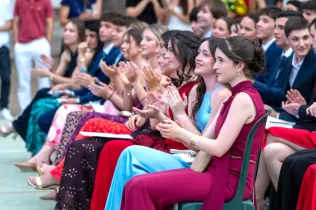 Alumnes de 2n Batxillerat durant la celebració de les Orles de la generació del 2007