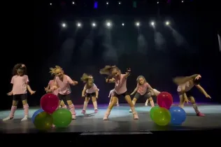 Urban Dance de Jesuïtes Bellvitge al campionat de Dansa del CEEB  
