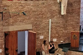 Cantata Desplaçades de l'alumnat de 3r i 4t de primària de Jesuïtes Lleida Col·legi Claver